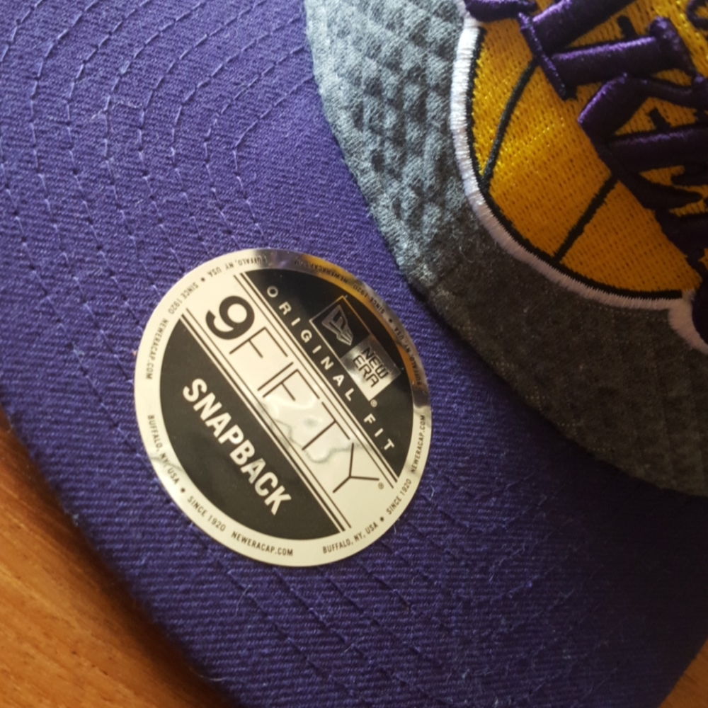 Lakers hat - Picture 2 of 5